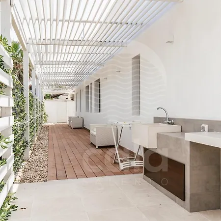 Sabbia Bianca Con Accesso Diretto Alla Spiaggia